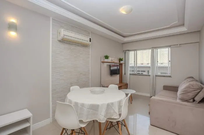 Apartamento Quadra Mar à venda no Centro em Balneário Camboriú.