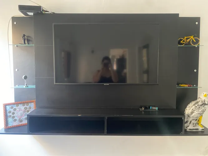 Vende-se painel de tv 2 metros de largura 