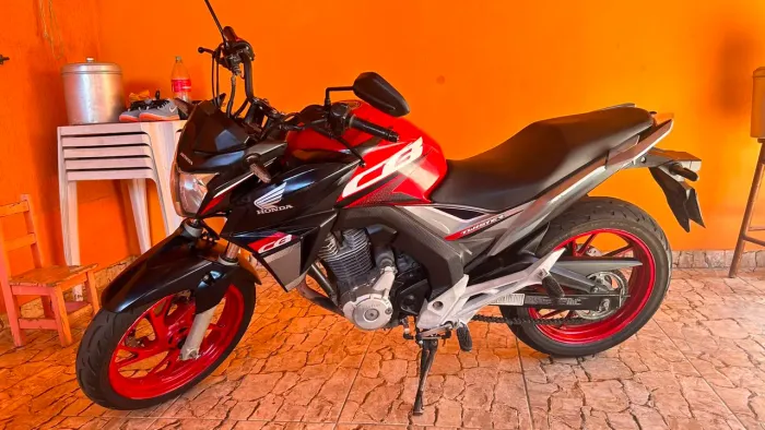 Honda twuister 250cc ,ano 2020 ,quitada. 16900,,00
