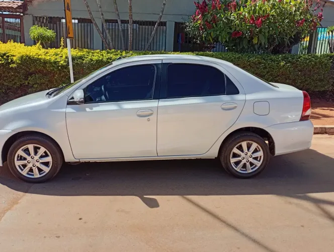 Toyota Etios X Plus Sedan 1.5 Flex 16V 4P Aut. 2020