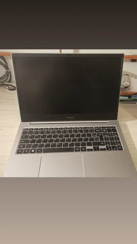 Notebook Samsung Book X30 + 8GB RAM + 256GB NVMe + 1TB HDD