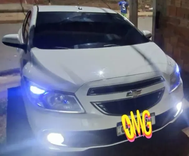 Chevrolet Onix Hatch LTZ 1.4 8V Flex Power Aut. 4P 2015