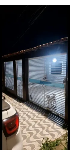 Dois portões e uma grade ja estão retirados  é so carregar 