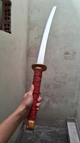 Katana de madeira para cosplay