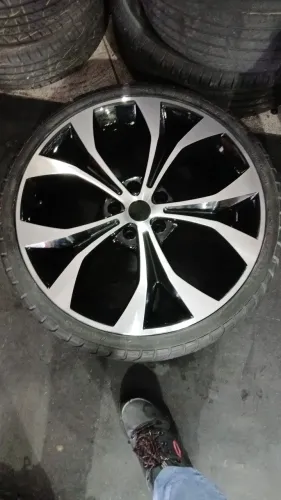 Vendo ou troco rodas aro 20 civic si com peneus bons. RODAS SEM DETSLHES