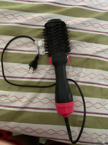 vende - se escova modeladora 110V