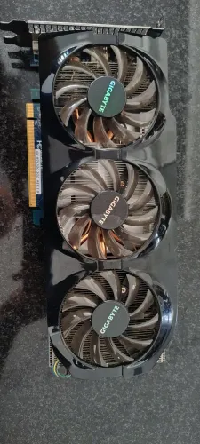 Placa de Vídeo Gigabyte Radeon R9 270 OC 2GB - 2GB GDDR5