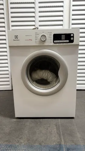 SECADORA ELECTROLUX STL11 11KG 127v