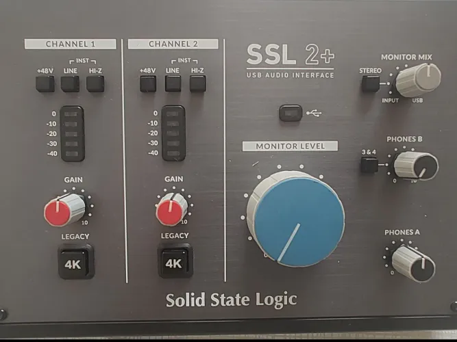Interface de Áudio SSL2+ 2IN/4-OUT - USB