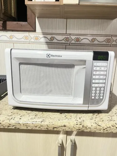 MICROONDAS ELECTROLUX (127V) (BARBADA!!!!)