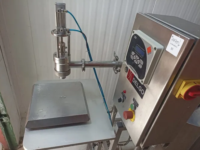 MÁQUINA DOSADORA E ENVASADORA AUTOMÁTICA