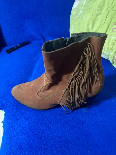 Bota de camurça