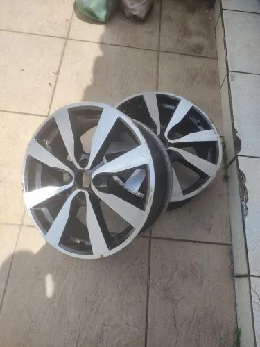 Vendo rodas aro 17 valor 2.000