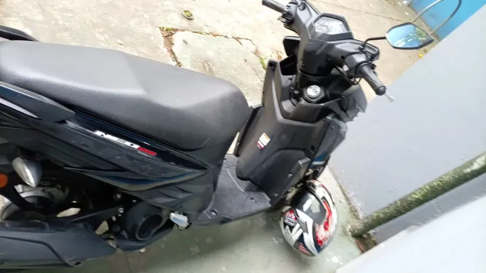Vende-se Neo Yamaha com Avarias