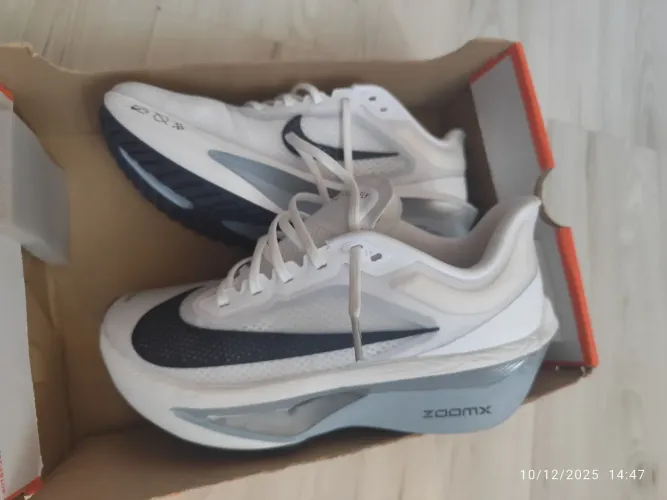 Tênis Nike original Zoom Fly 6. NR 39. Calçado hoje disponível 