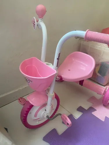 Triciclo infantil menina