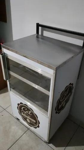 Carrinho de doce tipo mala de viajem p/ bolos e brigadeiro novo