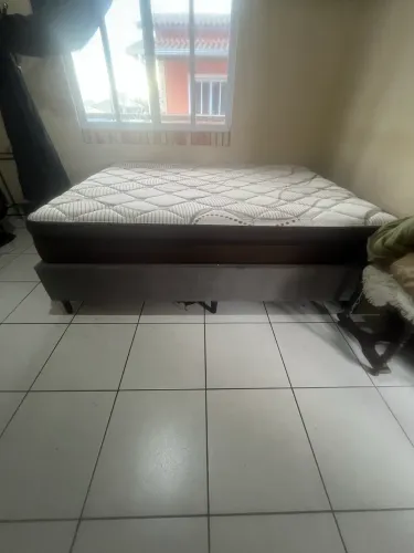 Cama de casal Queen