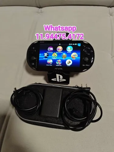 Ps vita slim desbloqueado lotado de jogos , emuladores e ports, novinho!