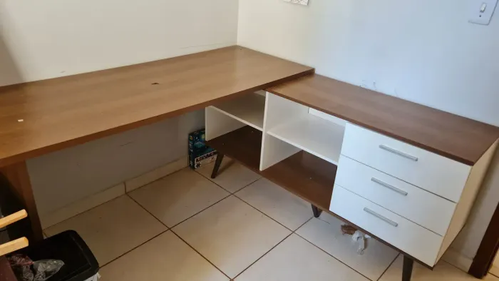 Mesa de escrivaninha
