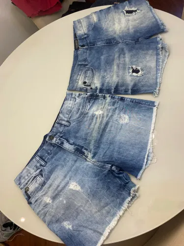 Duas BERMUDAS ELLUS