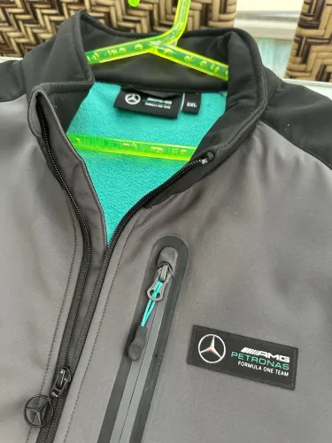 Jaqueta masculina softshell Mercedes AMG Petronas F1 ORIGINAL