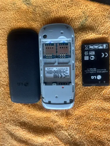Celular para você fazer ligações 2 chip , celular antigo porém funcionando tudo 100%