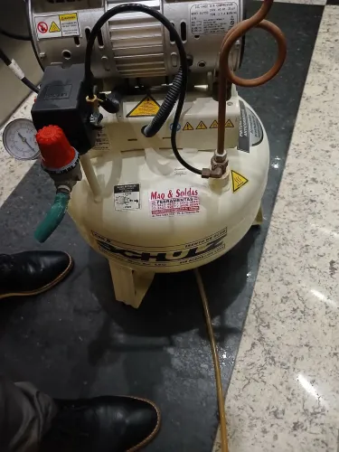 COMPRESSOR ODONTOLÓGICO 