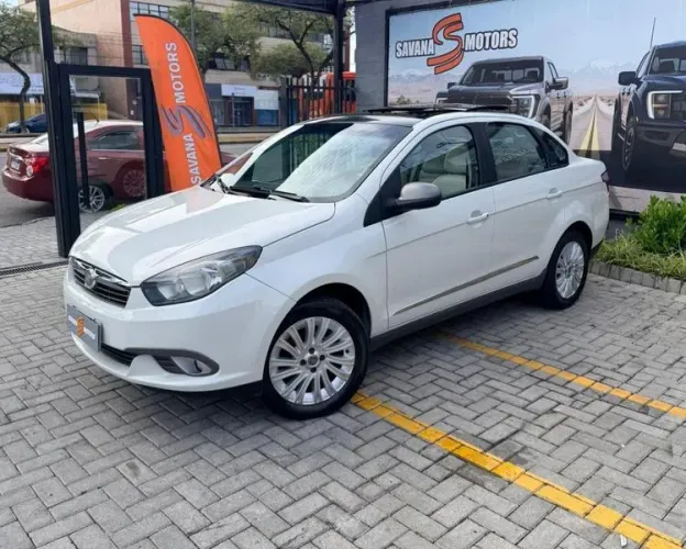 Fiat Siena Essence Dualogic 1.6 Flex 16V 4P 2014