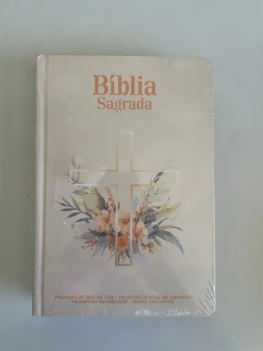 Bíblia Sagrada Nova (Lacrada) -Capa Delicada com Cruz e Detalhes Florais
