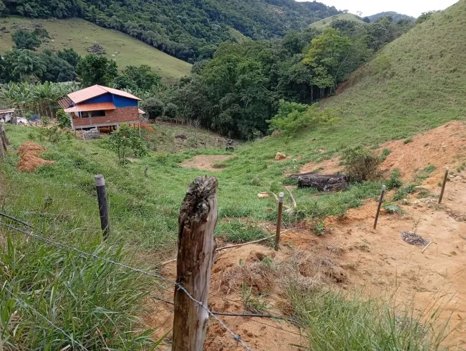 Venda de um (01) terreno