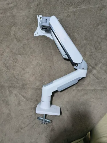 Suporte articulado para monitor 