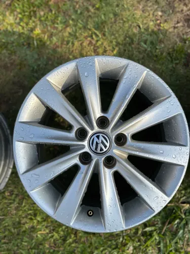 Rodas aro 15? VW 5 furos, R$ 2.000,00