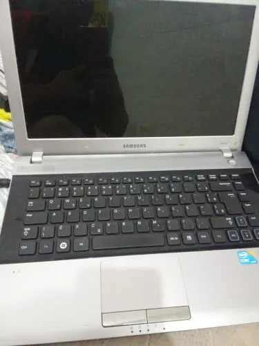 Vendo notebook usado Samsung completo com carregador e bolsa