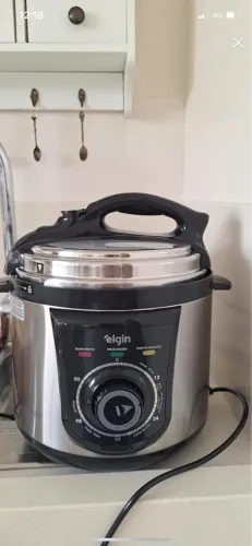 Panela de Pressão Elétrica Elgin 4 Litros Segura e Prática 840W 220V