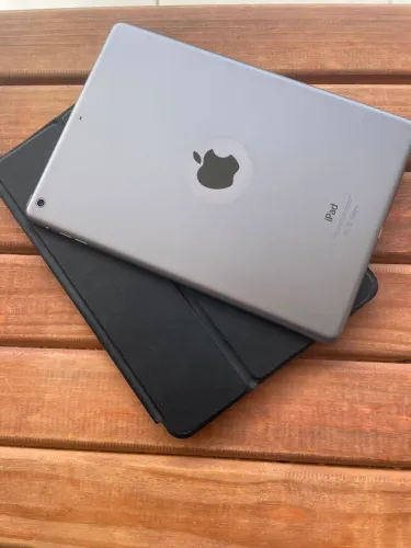 iPad Air (1ª geração) Wi-Fi 64GB