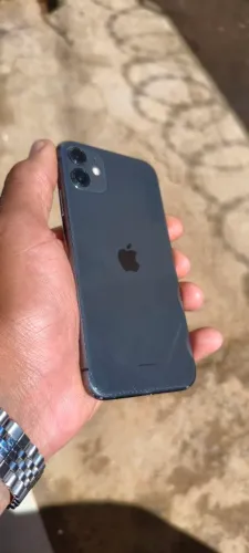 Vendo iPhone 11,preto. 64GB 