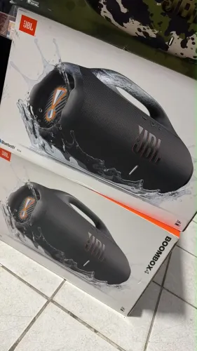 BOOMBOX 4
