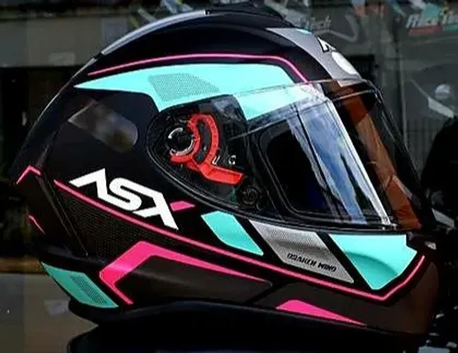CAPACETE EXTREMAMENTE NOVO