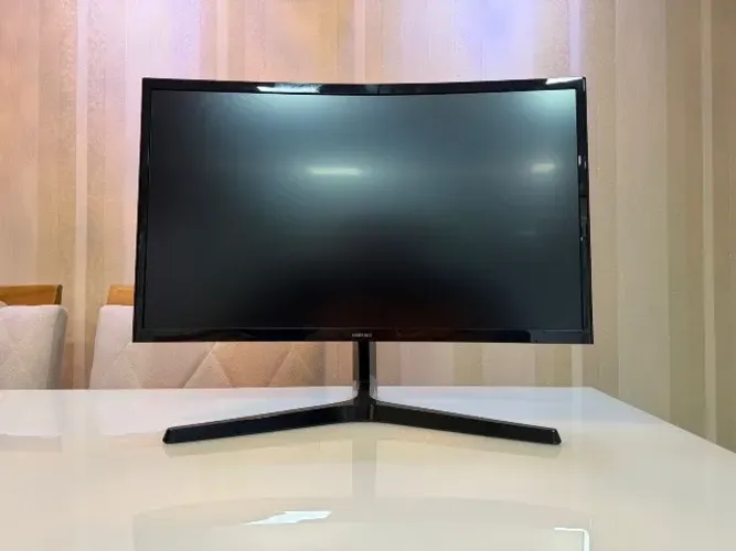 MONITOR SAMSUNG CURVO 24? FULL HD - ÓTIMO ESTADO 