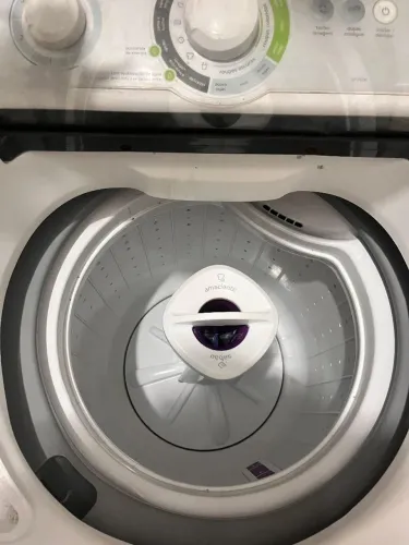 Vendo máquina de lavar 8k bem conservada 