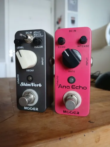 Pedais Guitarra Reverb e Delay Mooer