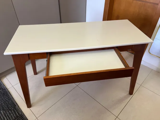 Mesa de estudos- escrivaninha 