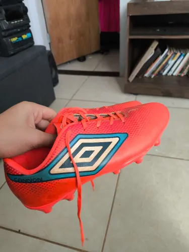 Chuteira Umbro Campo
