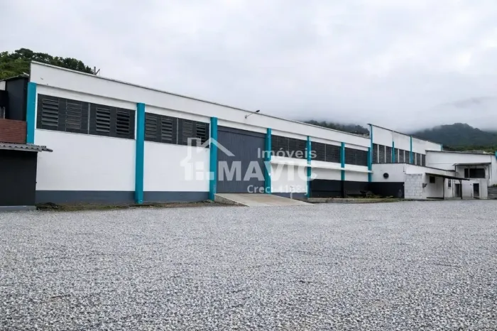 Imóvel para aluguel possui 3600 metros quadrados em Czerniewicz - Jaraguá do Sul - SC