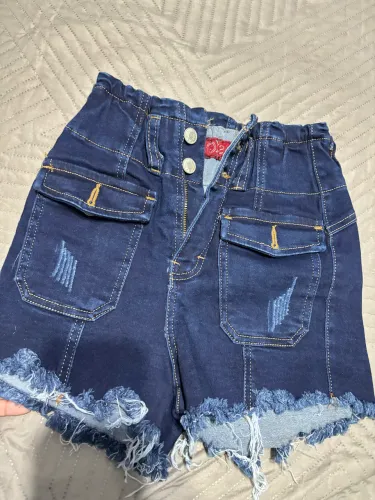 Short Jeans Cós Alto com Bolsos Frontais
