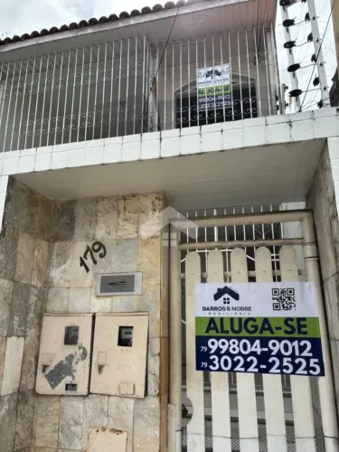 Casa com 3/4, 1 suíte, sem vaga (Pavimento superior) - Pereira Lobo