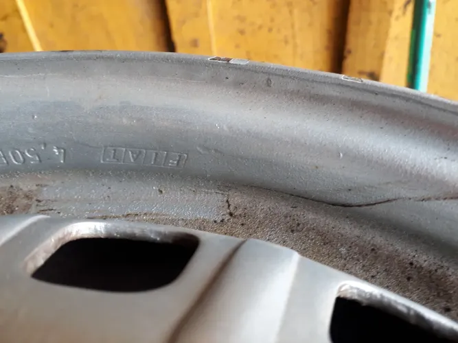 Roda aro 13 original Fiat (timbrada)