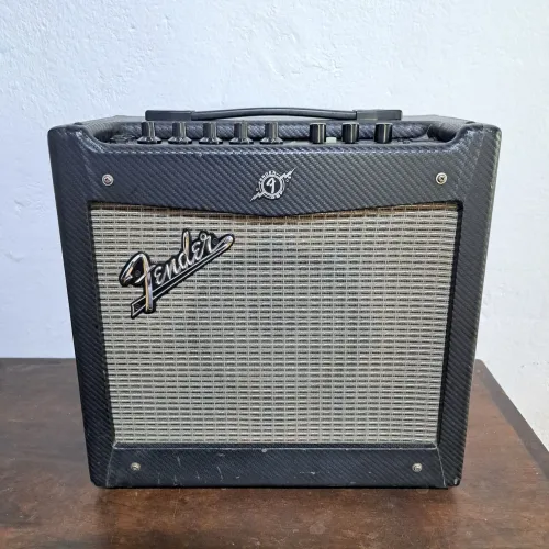 Amplificador Fender Mustang I para Guitarra