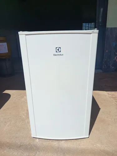 Frigobar Electrolux RE120